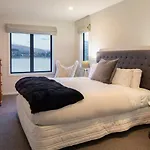 Lakefront Living - Exquisite Views - 3 Bedrooms