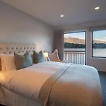 Lakefront Living - Exquisite Views - 3 Bedrooms