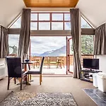 Hot Tub And Views Over Central Queenstown - Entire Holiday House