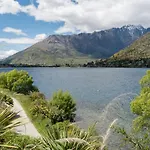 Luxury Lakeside Studio