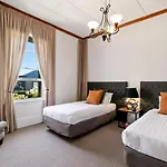Historic Stonehouse & Alley Cottage - Sleeps 14 With Spa Pool
