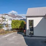 Central Queenstown 3-Bed Villa By Staysouth