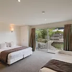 Highview Retreat