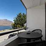 Queenstown House Lakeside
