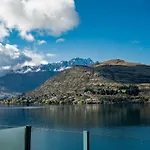 Lakefront Living At Remarkables Retreat Unit 3