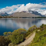Lakefront Living At Remarkables Retreat Unit 3