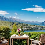 Fantail On Goldleaf - Queenstown Holiday Home