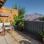 Fantastic Views, Close To Town 2 Bedroom Apartment