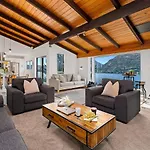 Queenstown Lakefront Dream 2