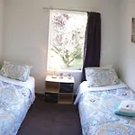 Central Cozy House - 10 Min Walk To Town