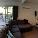 Central Cozy House - 10 Min Walk To Town