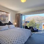 Alpine Vista - Queenstown Holiday Home
