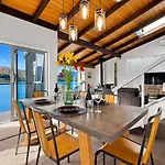 Queenstown Lakefront Dream 4 Bed