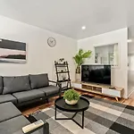Snowy Peaks - Queenstown Holiday Apartment