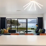 Tahuna Lakefront Luxury, Central Location