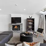 Beacon Lakeside Luxury 908 - 2 Bedroom