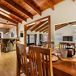 The Alpine - Queenstown Holiday Home