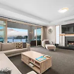 Queenstown Grandview With Spa Pool