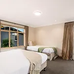 Queenstown Grandview With Spa Pool