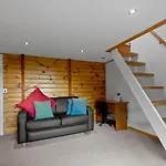 Kereru Cottage, Cosy Log Cabin, Serene Lake & Mountain Views