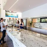 Lakehouse Joela - Award Winning Luxury Home