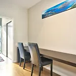 Pure Retreat Lake View