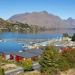 Villa Mantra- Free Parking- Ac- Direct Lake Access