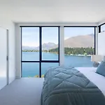 Lakehouse 3- Free Parking- Walk To Town- Air Con