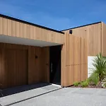 Lakehouse 3- Free Parking- Walk To Town- Air Con