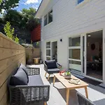 Hillside Villa 2- Walk To Town- Ac- Free Parking