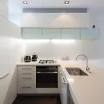 Bowen18- Free Parking- Air Con- Bbq