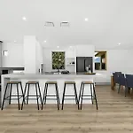 Whakata On Whitbourn - Luxury Retreat With Spa