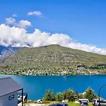 Belle Vue Villa - Stunning Views And Hot Tub