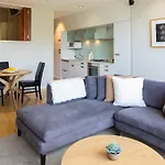 Stunning Lakeview 1 Bedroom Apartment