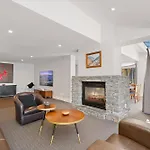 Luxury 6-Bedroom Penthouse Apartment - The Beacon With 3 Spas