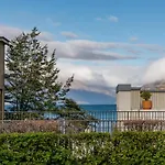 The Beacon - Luxe Studio Unit