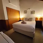 Affordable Double Room Walking Distance To Town