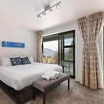 Closeburn Lakeview House