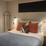 Private Ensuite Room In Lake Hayes Estate