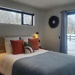 Private Ensuite Room In Lake Hayes Estate
