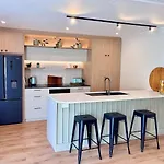 Central City Queenstown Retreat - 3 Bedroom Apartment