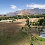Queenstowns Country 2-Bed Cottage, 12Min From Cbd