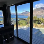 1Queenstown - Stunning Lake And Mountain Views