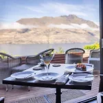 Azur Lodge