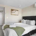 Queenstown Studio - 5Mins To Airport - Aircond - Free Wifi - Walk To Centre