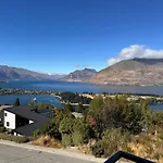 1Queenstown - Stunning Lake And Mountain Views