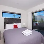 Central Spa Escape - Queenstown Apartment F2