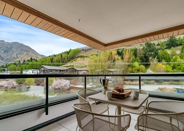 Coronet Base At La Residence Du Parc