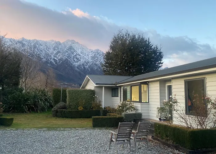 Frankton Favourite - Queenstown Holiday Home