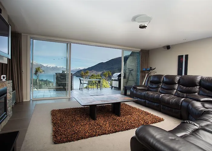 Downtown Queenstown Apartment